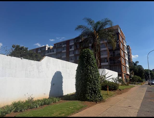 3 BEDROOM APARTMENT FOR SALE IN SUNNYSIDE